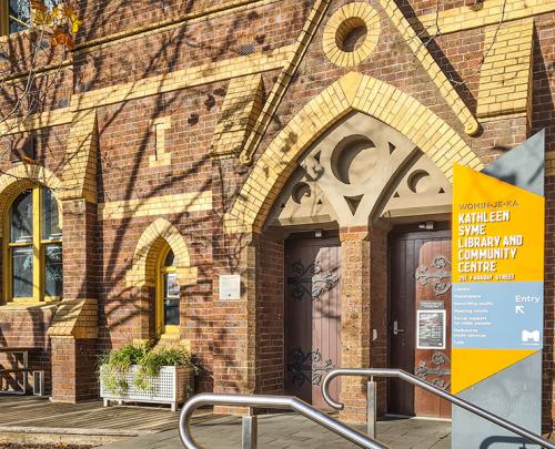 Kathleen Syme Library building entrance